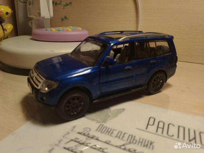 Машинка игрушка