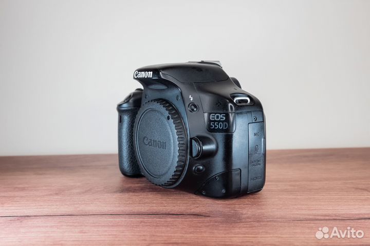 Фотоаппарат Canon EOS 550D