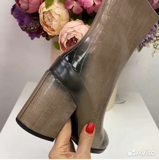 Зимние женские сапоги 38 новые