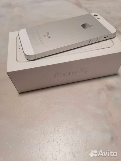 iPhone SE, 32 ГБ