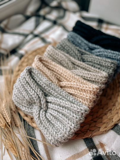 Повязка на голову вязаная