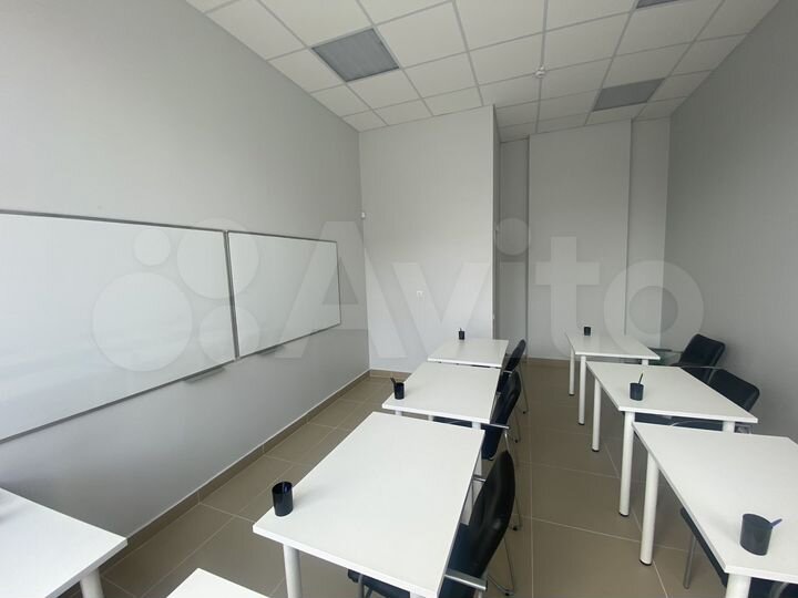 Помещение с новым ремонтом, 309 м²