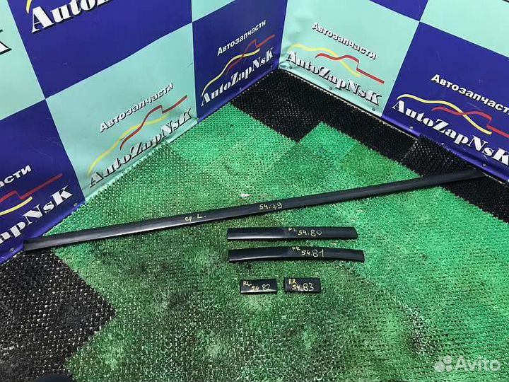 Молдинг крыши задний правый Lexus RX350