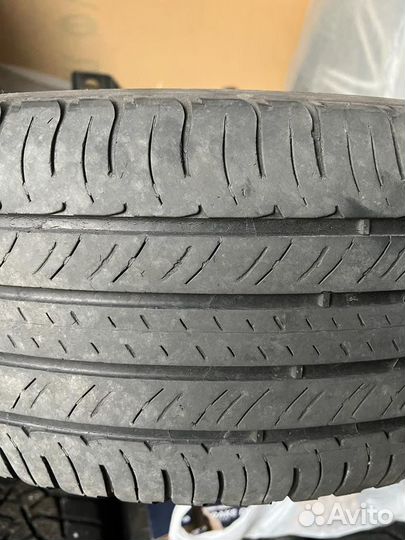 Michelin Latitude Tour HP 215/60 R17 96H