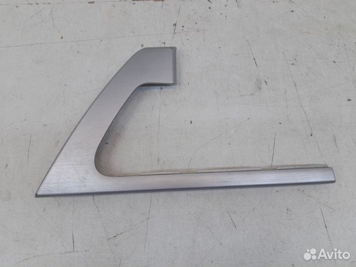 Накладка обшивки двери задняя левая Toyota Land