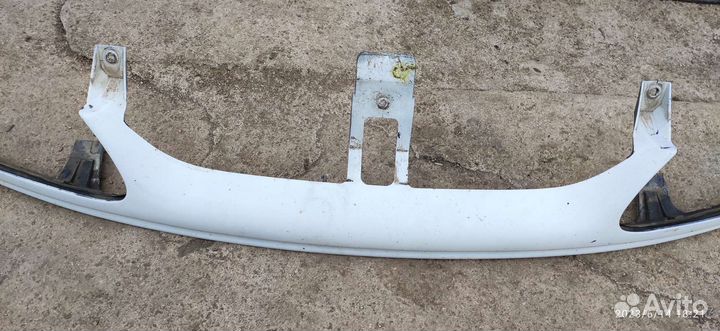 Решетка радиатора Рено лагуна 1