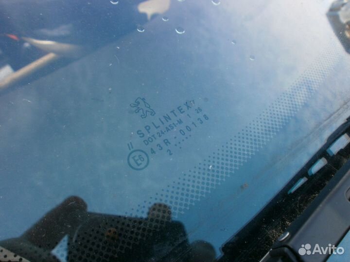 Стекло лобовое Peugeot 206 CC 2002г