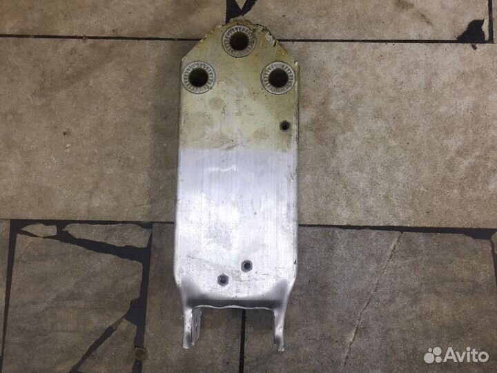 Кронштейн усилителя бампера левый bmw5f10 F11