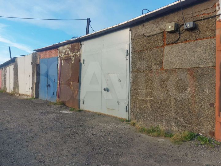 Гараж, > 30 м²