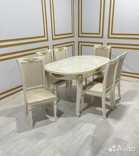 Кухонный стол и стулья