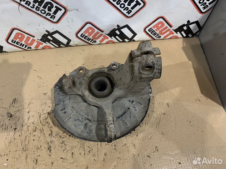 Кулак поворотный передний Volkswagen Polo