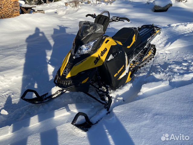 Ski Doo Summit x163 800r e Tec