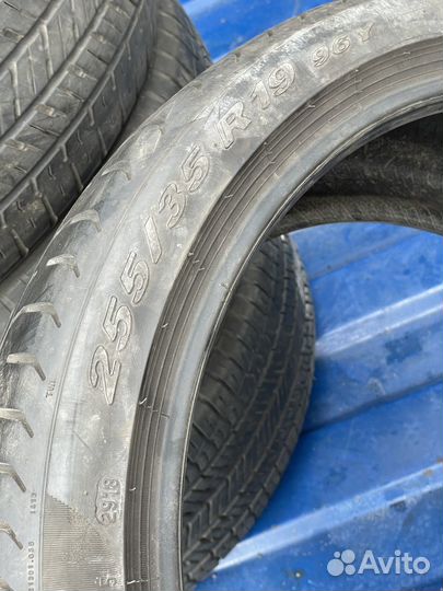 Pirelli P Zero 255/35 R19 96Y