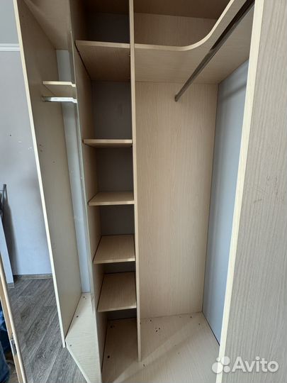 Угловой шкаф