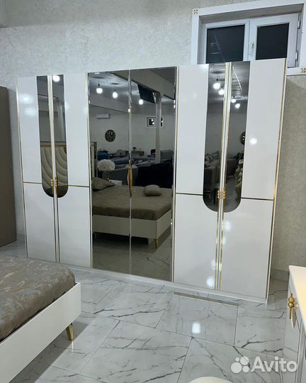 Спальный гарнитур