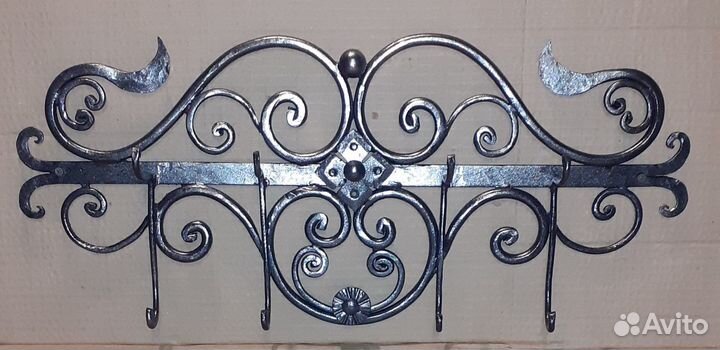 Вешалка настенная кованая