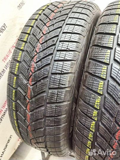 Goodyear UltraGrip Performance 235/60 R18 107H