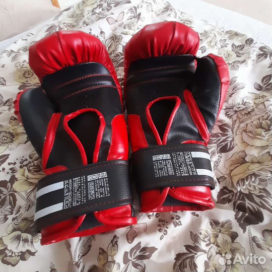 Боксерские перчатки