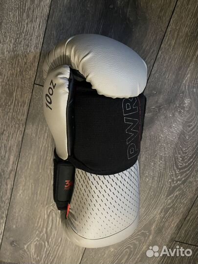 Боксерские перчатки