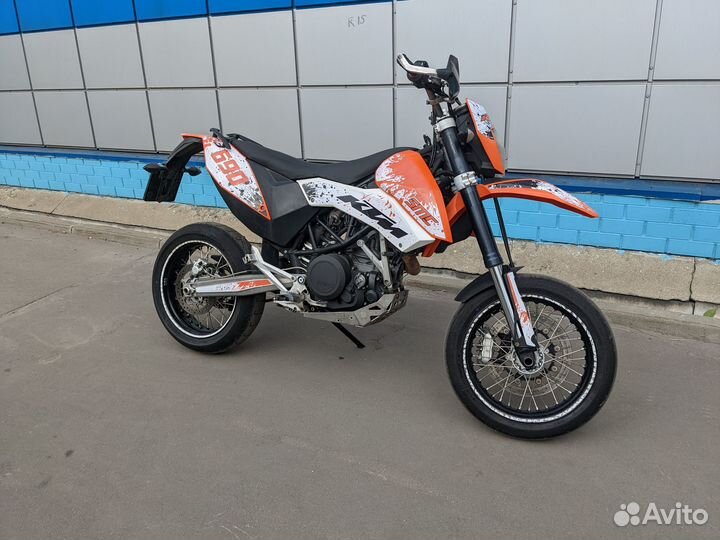KTM 690 SMC supermoto