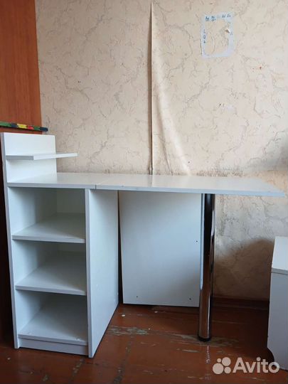 Маникюрный стол складной бу