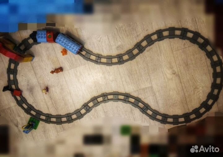 Поезд Лего Дупло 10507 с дополнительными рельсами