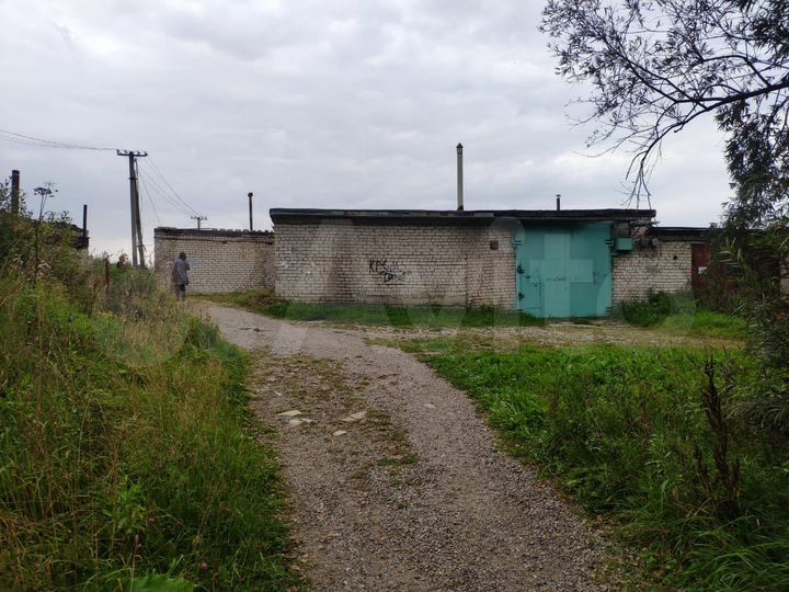 Гараж, > 30 м²