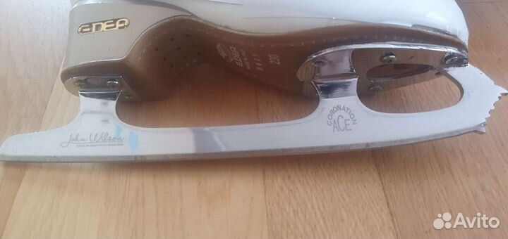 Фигурные коньки edea chorus 230, 240