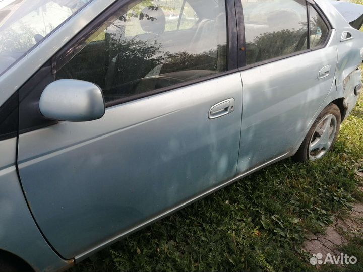 Двери toyota prius 10