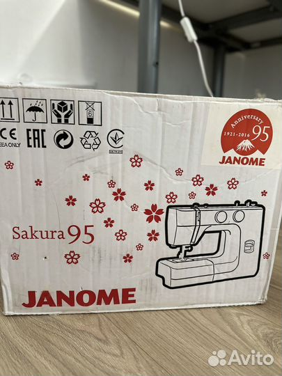 Швейная машина Janome