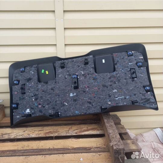 Обшывка крышки багажника