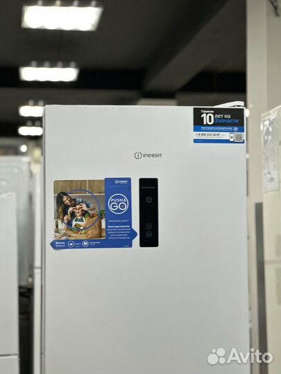 Холодильник Indesit ITR 5180W No Frost