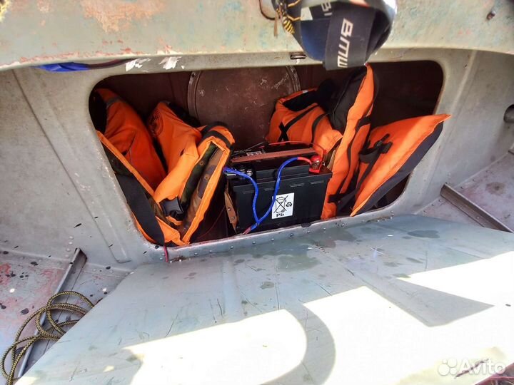 Моторная лодка с мотором с прицепом