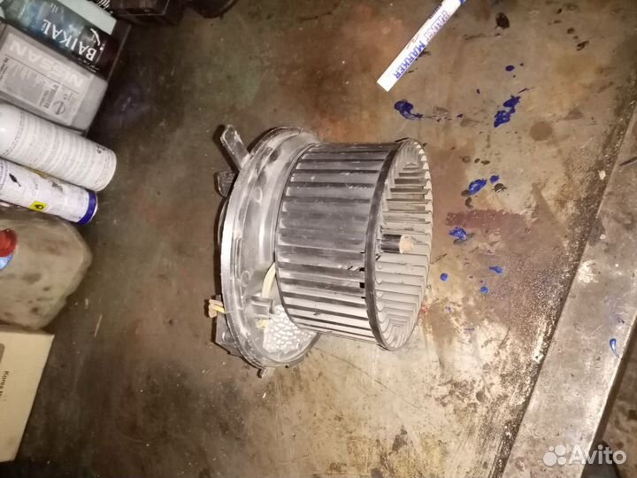 Моторчик отопителя от Фольцваген Пассат В6