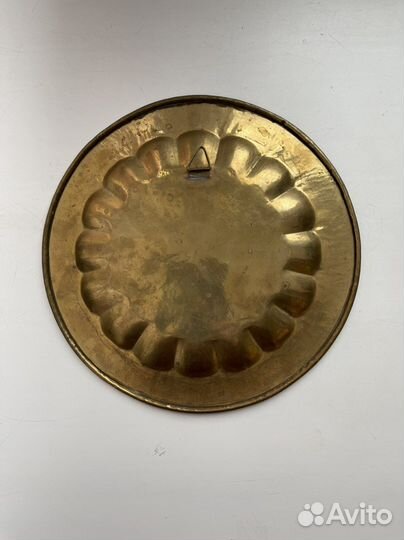 Тарелка настенная «Павлин», латунь