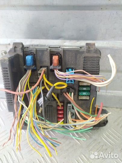 Блок предохранителей Renault Megane 2 2003- 2008