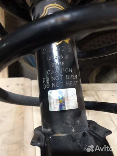 Задний,передний амортизатор с пружиной