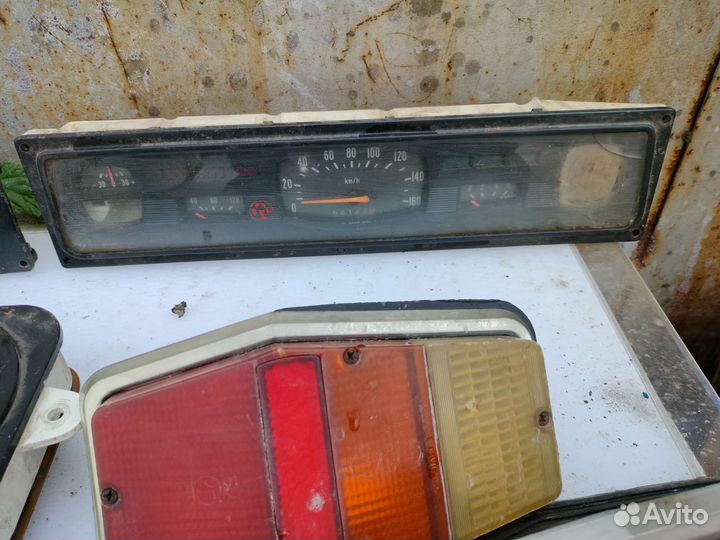 Панель приборов Волга 24