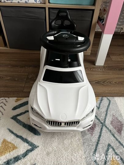 Машина толокар белая