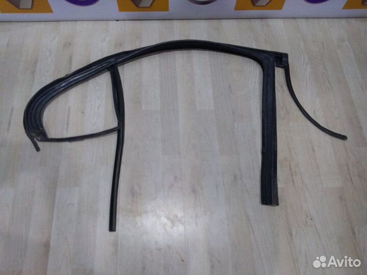 Уплотнитель зад проема стекла двери Renault fluenc