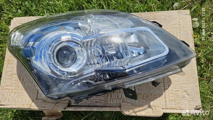 Renault Koleos 1 2008-2011 год фара правая ксенон