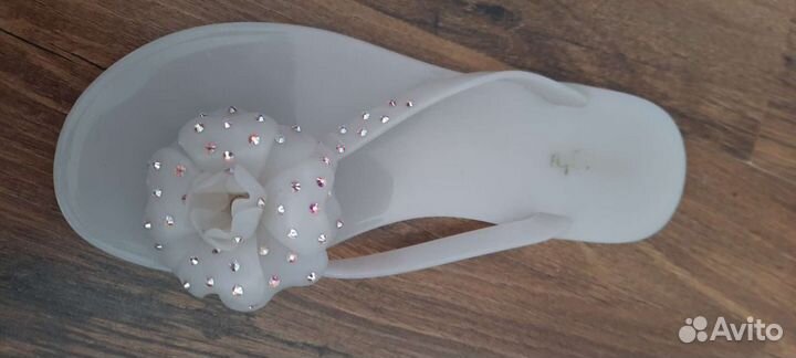 Шлепанцы женские