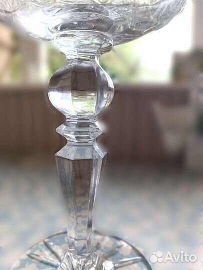 Ваза хрустальная на ножке
