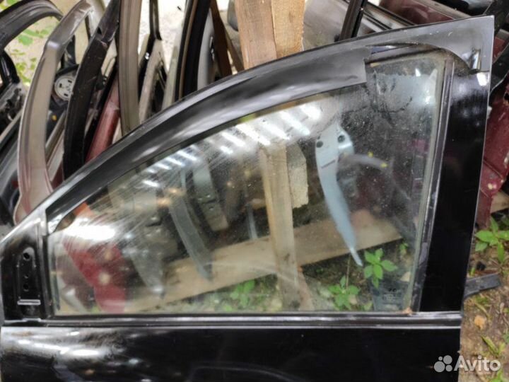 Стекло дверное переднее левое Hyundai Matrix