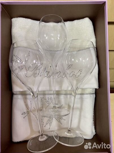 Набор бокалов + два полотенца