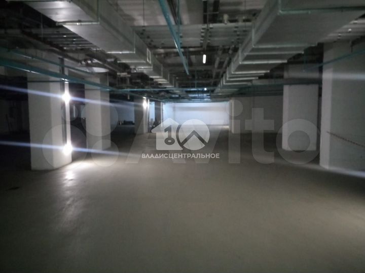 Машиноместо, > 30 м²