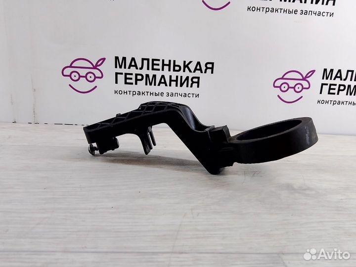 Кронштейн (крепление) BMW M5 F90 G30 2017