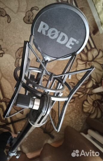 Конденсаторный микрофон Rode nt1а и стойка