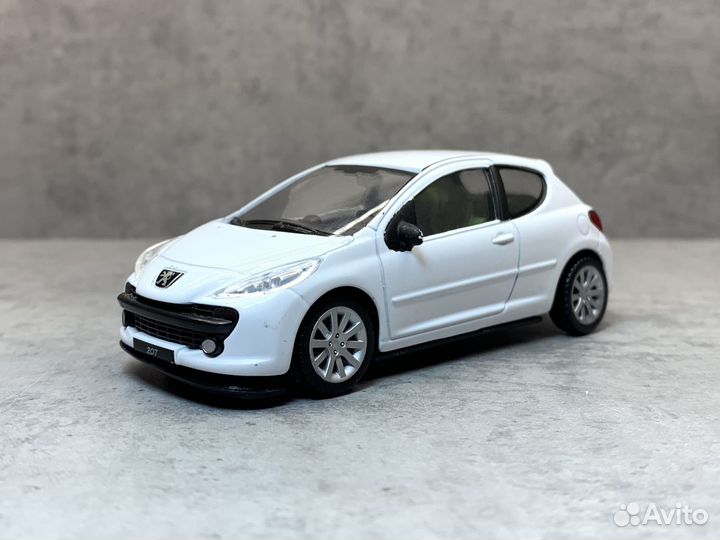 Коллекционная модель Peugeot 207