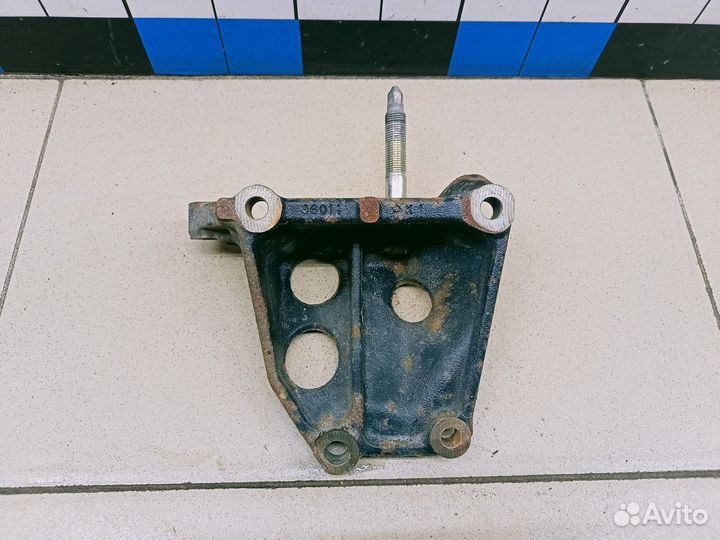 Кронштейн двигателя правый RAV 4 2013